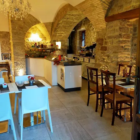 Suite Assisi شقة *